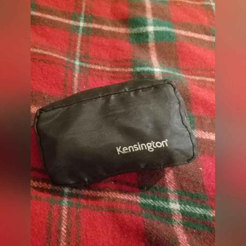 Kesington 38004 portable power adapter